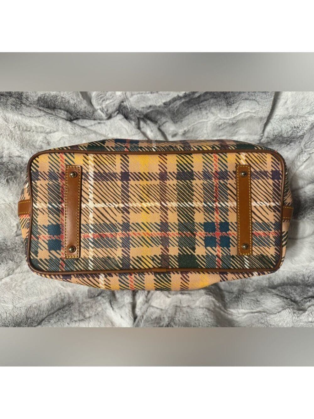 Dooney & Bourke - Tartan Plaid Collection Large Tote - EUC - Zipper Top Closure - Picture 6 of 13